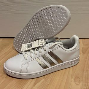 New Womens size 9 adidas shoes